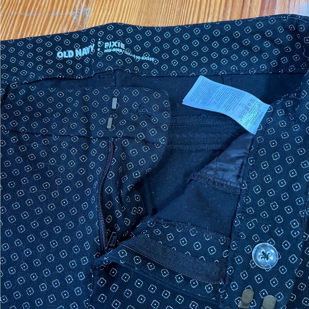 Old Navy Pixie Pant - image 3